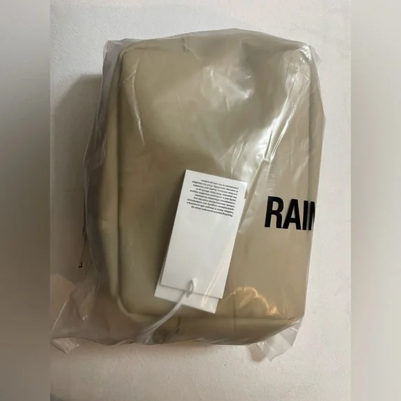 NWT Rains Box Bag Should Crossbody Bag Waterproof Sand Color - Picture 13 of 16